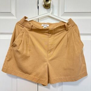 Madewell Tan Women's Bermudas in size 4
